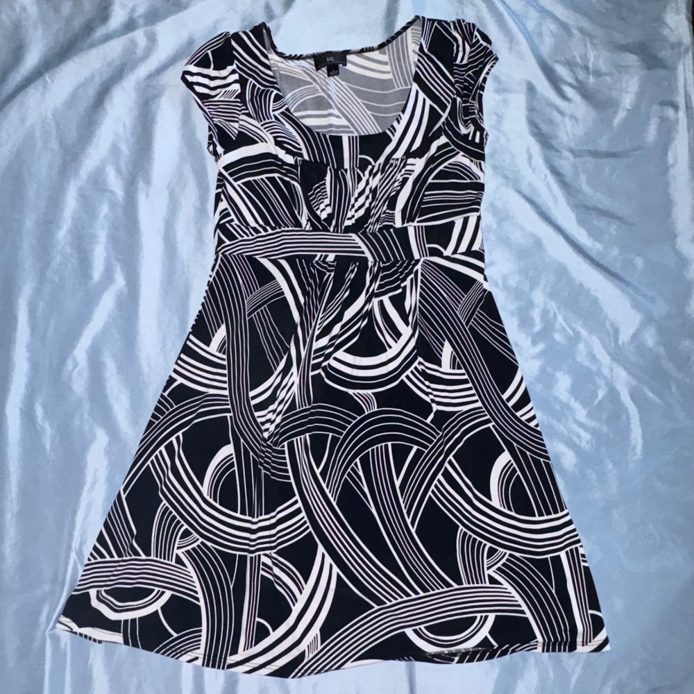 Iz Byer A-Line Dress Size L Black White Abstract Swirl Sleeveless Flared